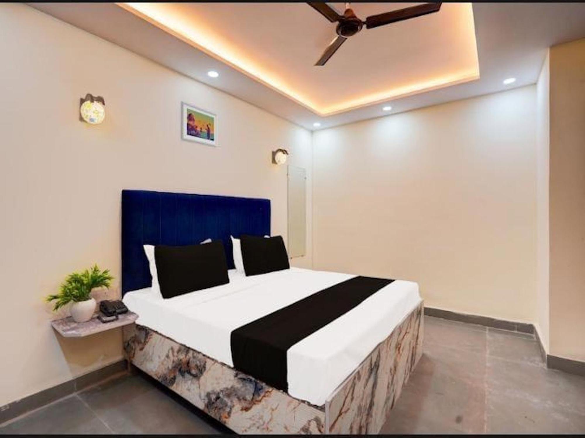 Hotel City Palace New Delhi Exterior photo