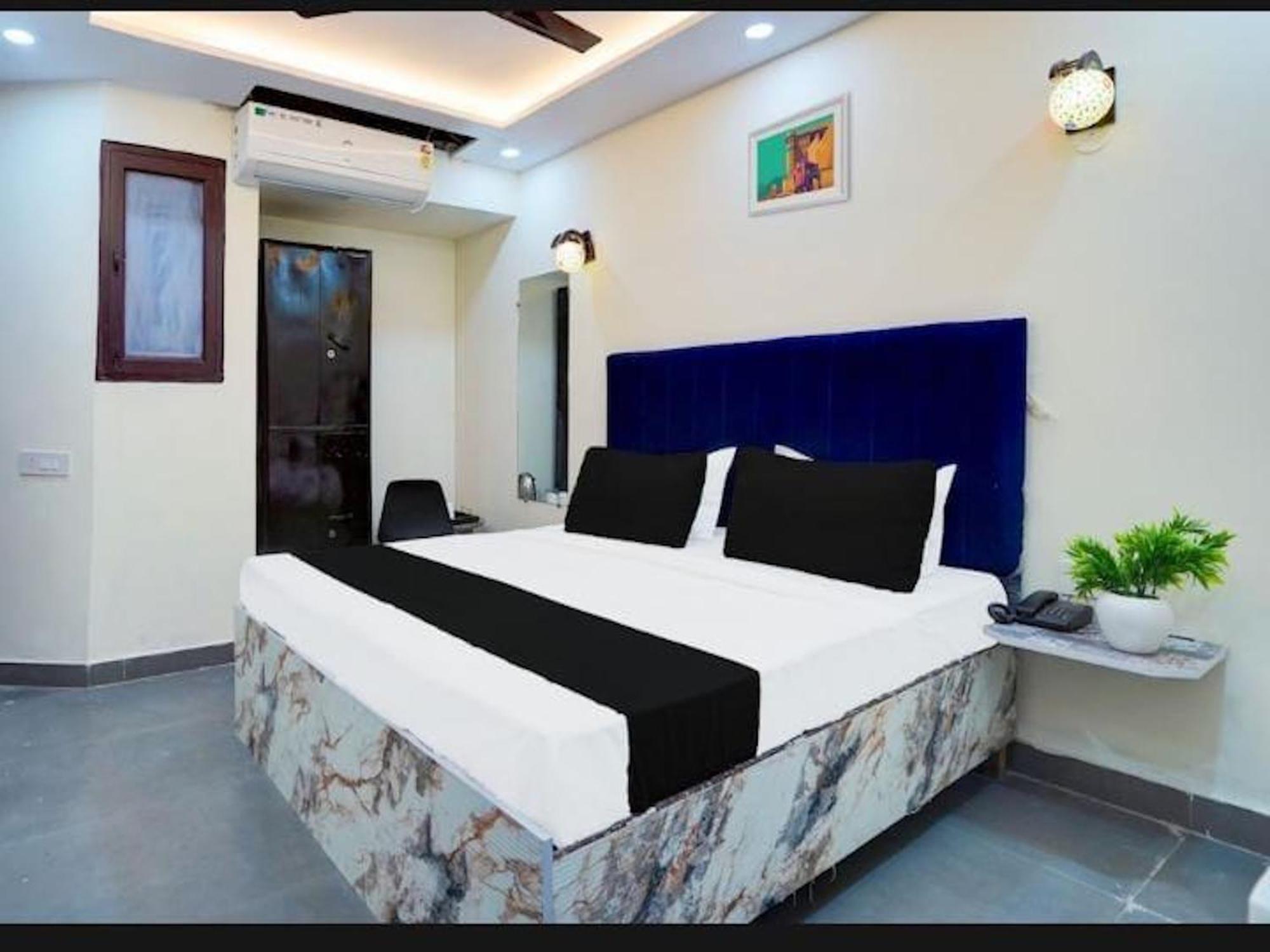 Hotel City Palace New Delhi Exterior photo